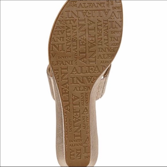 🎉🎉Host Pick🎉🎉. Alfani Sandal - Picture 5 of 5